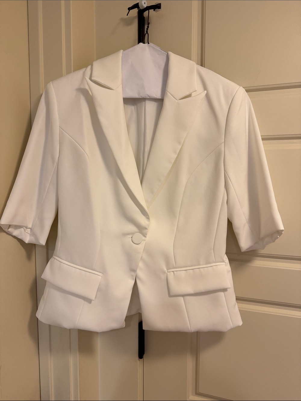 Vici White Short-Sleeve Single-Button Blazer